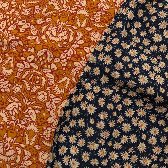 2 Vintage Floral Smocks - Picture 4 of 5